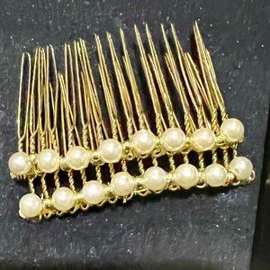 Hair accessories of 2 combs